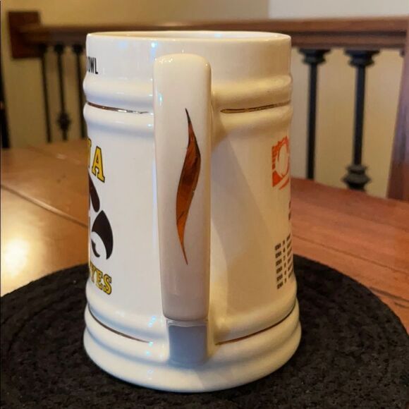 Vintage Iowa Hawkeye '88 Peach Bowl Stein - Picture 4 of 8